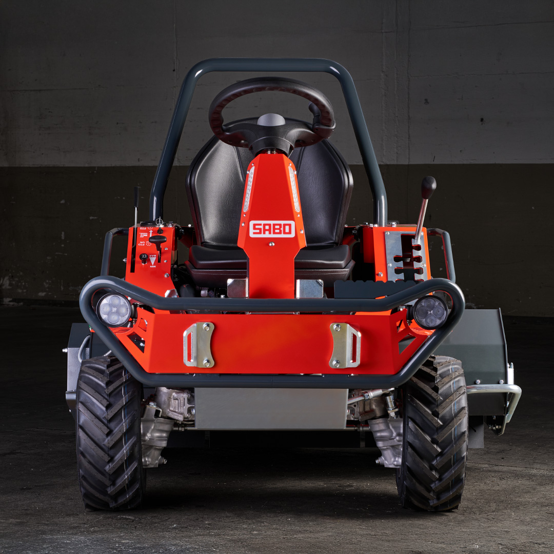sabo-gladiator-110-f-awd-tondeuse-autoport-e-frontale image 4