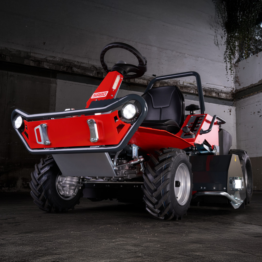 sabo-gladiator-110-f-awd-tondeuse-autoport-e-frontale image 3