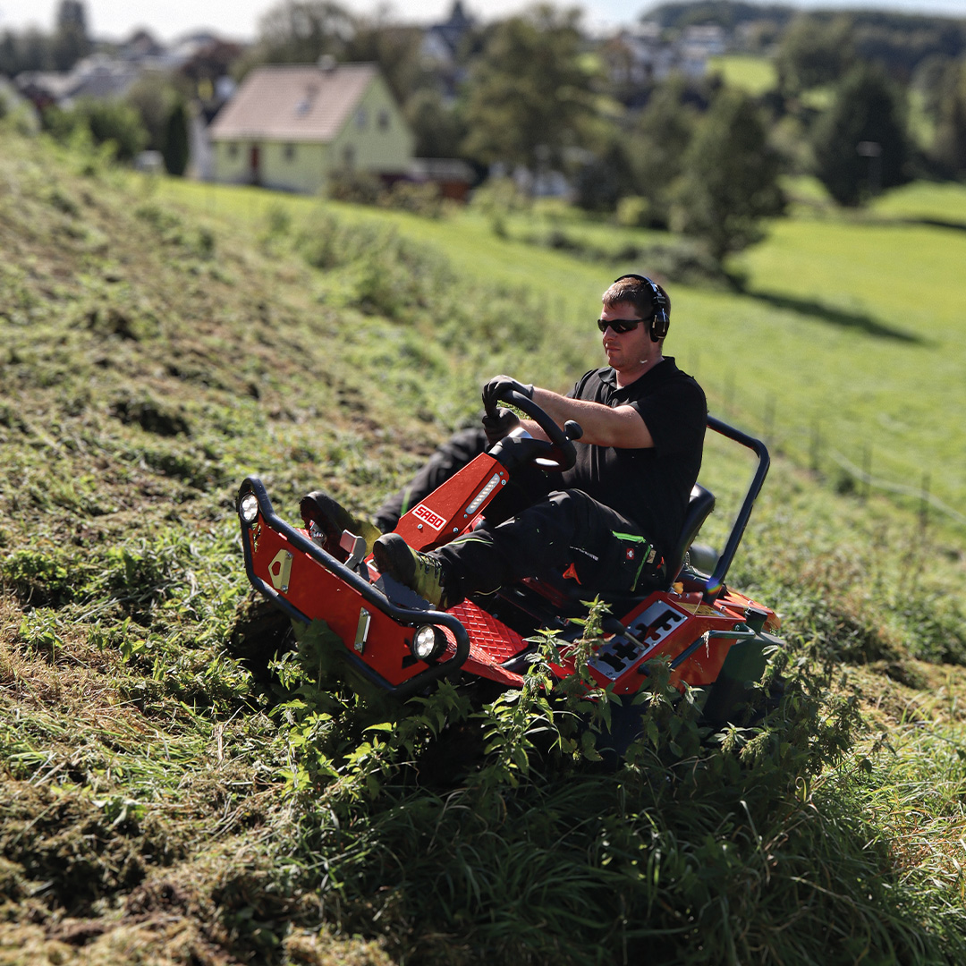 sabo-gladiator-95-f-awd-tondeuse-autoport-e-95-cm image 3