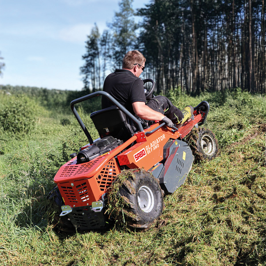 sabo-gladiator-95-f-awd-tondeuse-autoport-e-95-cm image 2